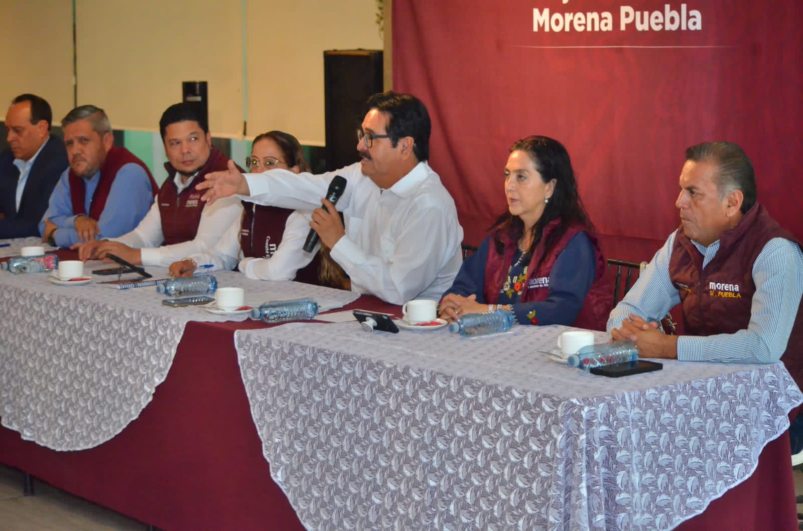 Acusaciones de vínculos con el crimen organizado sacuden la campaña electoral en Puebla